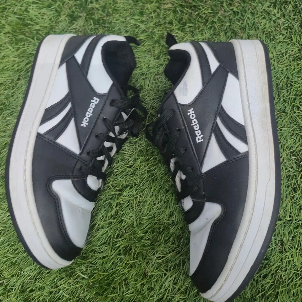 Reebok Royal Complete Kids Size 4 Black White Colorblock Low‎ Top Sneakers
